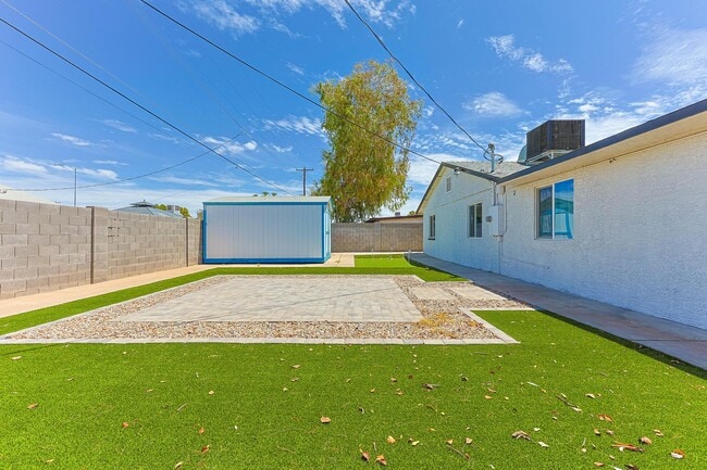 Building Photo - 1510 W 7th Dr