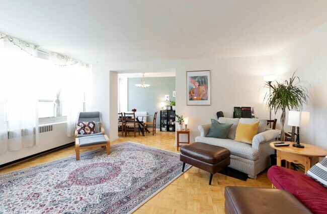 Building Photo - 3950 N Lake Shore Dr