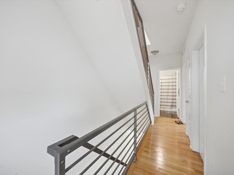 Building Photo - 928 S 15th St