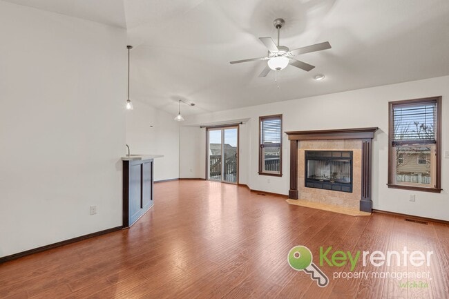 Building Photo - Beautiful 4 Bedroom 3 Bath | Goddard School District