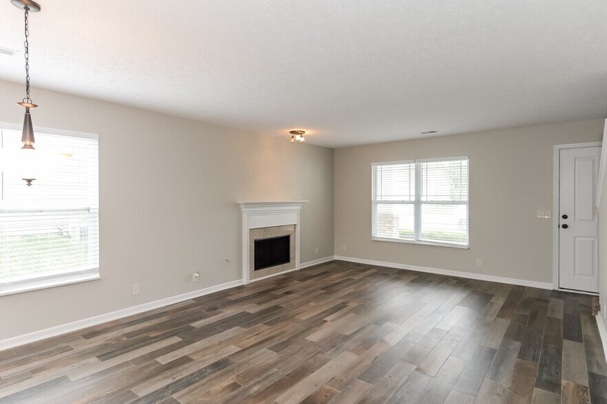 Building Photo - 1704 Stone Hollow Ct