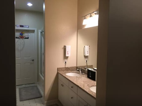 Building Photo - 60 Palatine