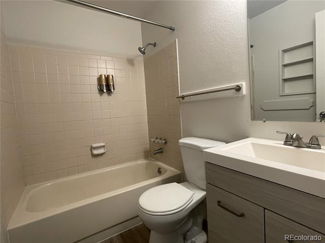 Building Photo - 61 S Sable Blvd