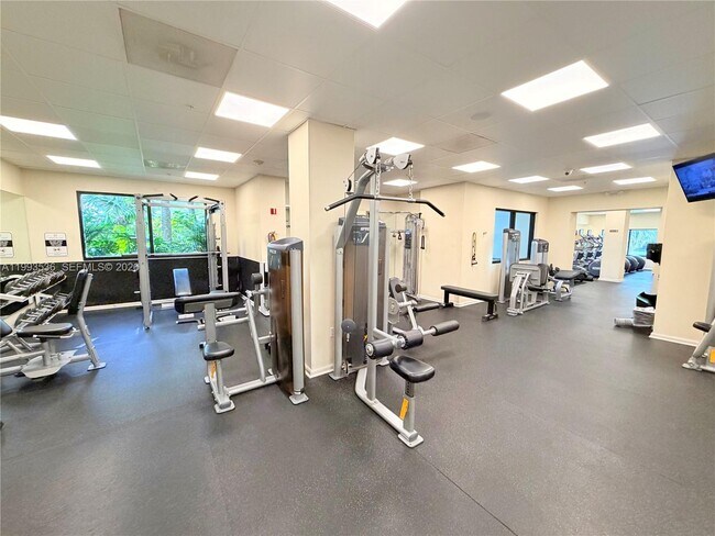 Building Photo - 2333 Brickell Ave