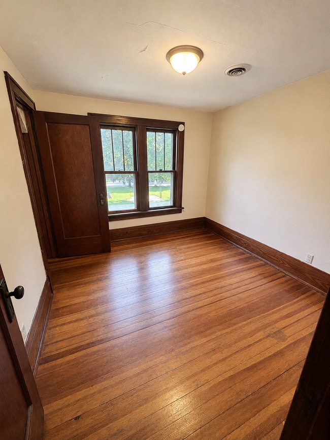 Building Photo - Charming 3 Bedroom 1 Bath Home in Owatonna