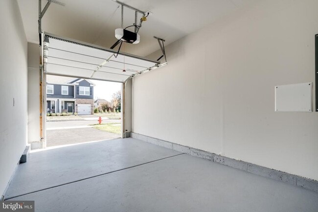 Building Photo - 69 Nelsons Wy