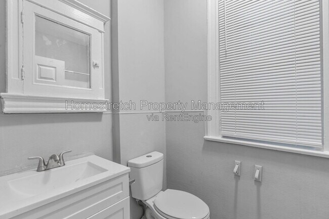 Building Photo - 2732 Utah St