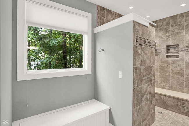 Building Photo - 16893 Oak Manor Dr
