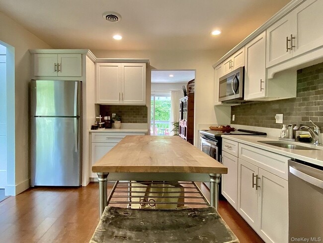 Building Photo - 21 North Loop