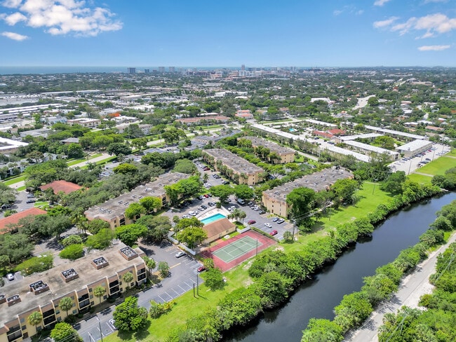 Building Photo - 480 NW 20th St