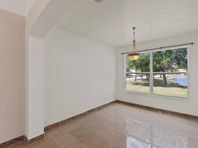 Building Photo - 4Bed/3Bath Executive Style Home~Pond View~...