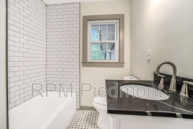 Building Photo - 2695 Peeler Rd