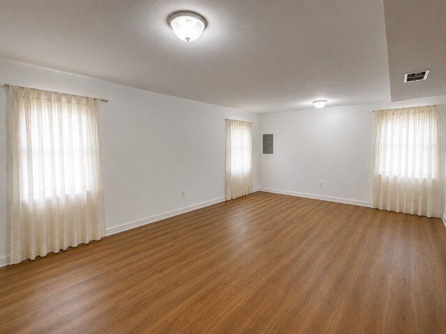 Building Photo - 119 S Elroy Ave