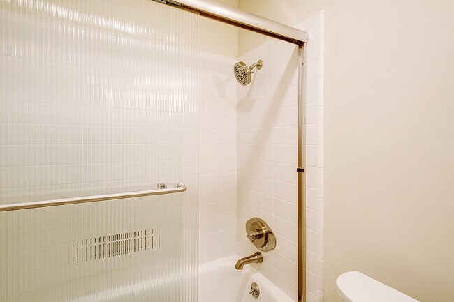 Building Photo - 2101 Baker St