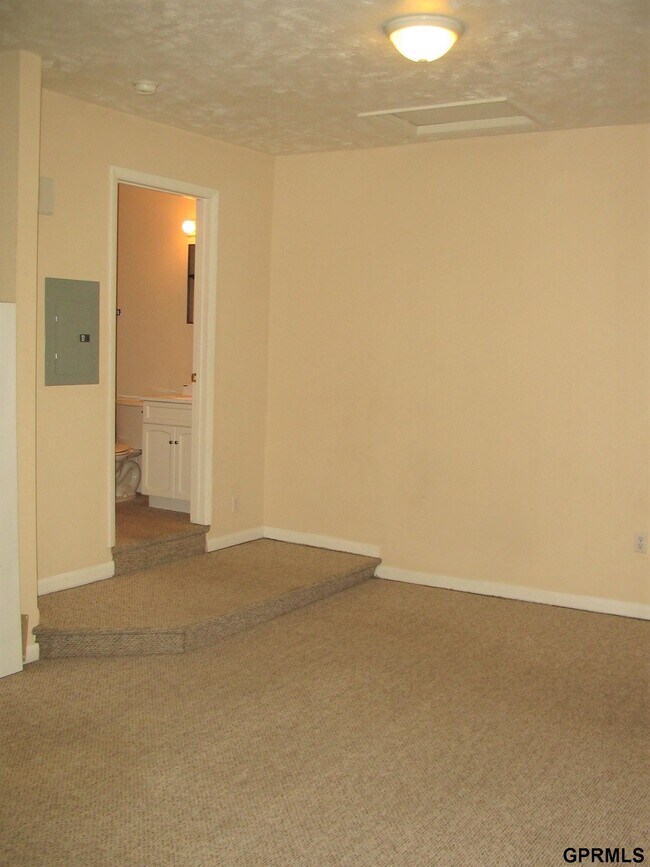 Building Photo - 310 Galvin Rd N