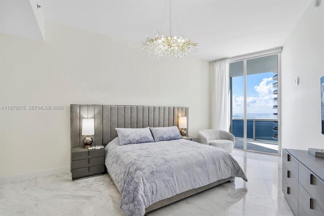 Building Photo - 16001 Collins Ave