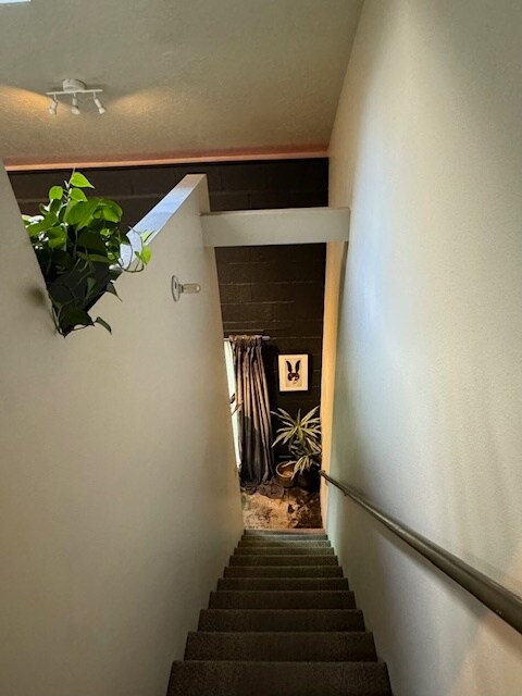 Building Photo - 440 W 900 S