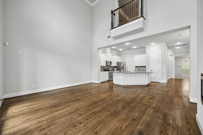 Building Photo - 1704 Oak Leaf Pass Dr