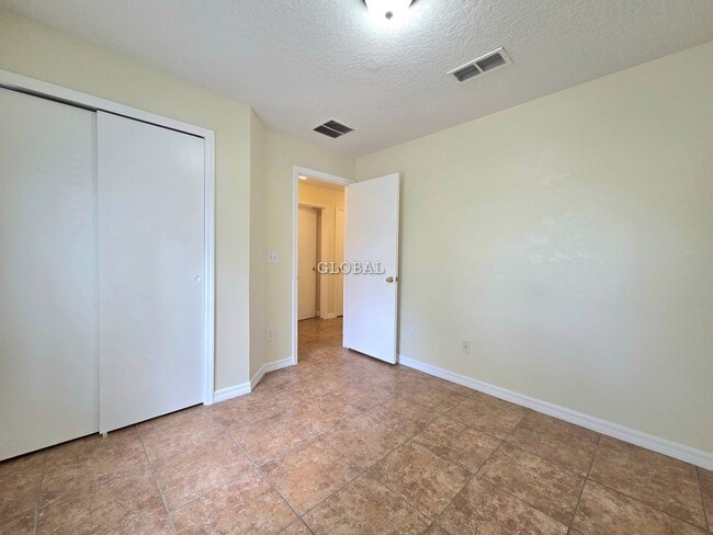 Building Photo - Majestic 4-Bed, 2-Bath Home in Avalon Park...