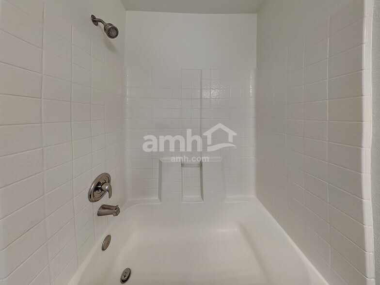 Building Photo - 4103 N Malta St