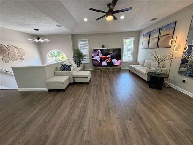 Building Photo - 934 Bay Ridge Dr