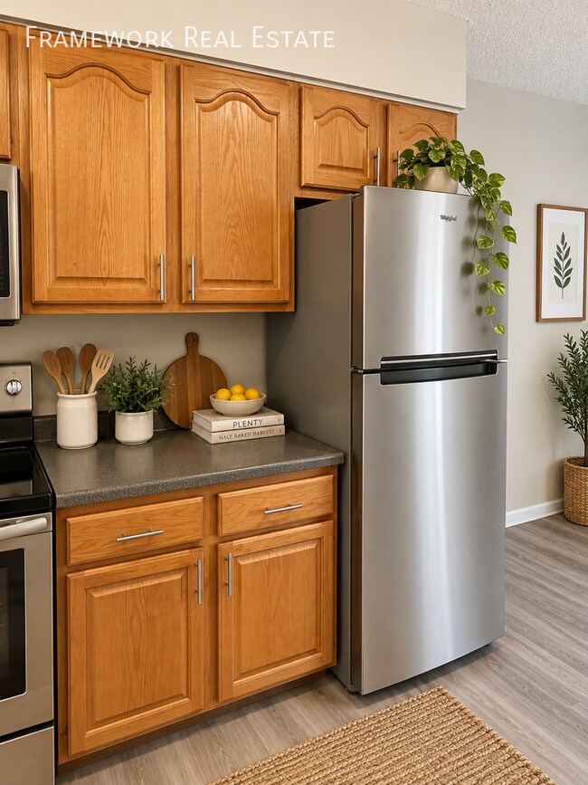 Building Photo - 280 E Highline Cir
