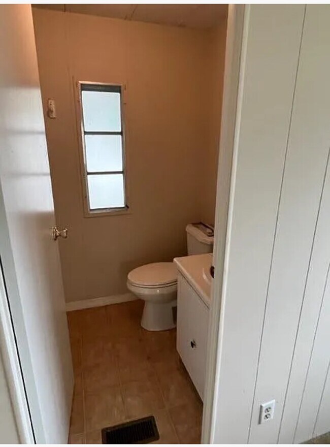 Building Photo - 337 Heritage Blvd