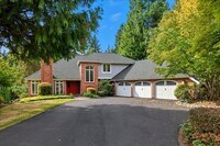 Building Photo - 4bd/2.5ba Woodinville House