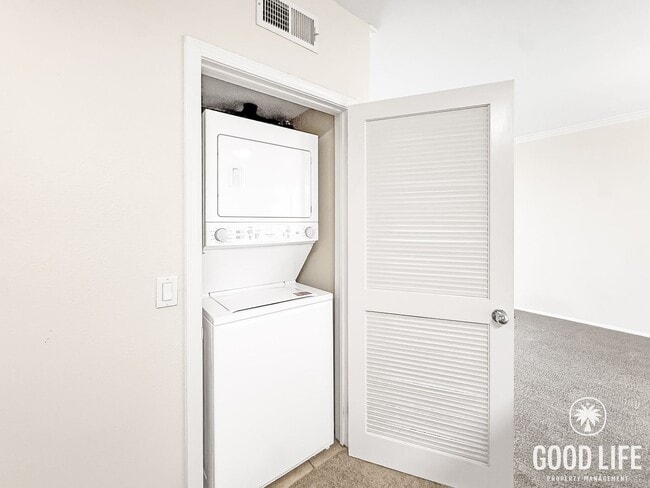 Building Photo - Bright 2BR/2BA Condo with Balcony, Garage & Resort-Style Amenities in Carmel Valley!