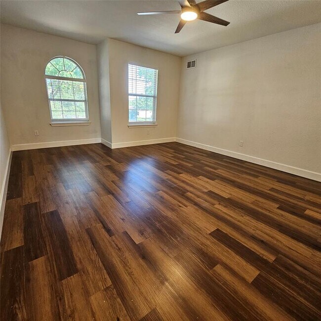 Building Photo - 109 Sydney's Way