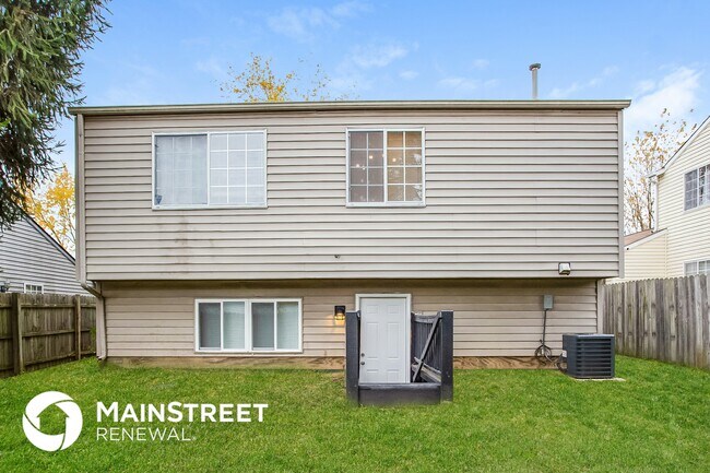 Building Photo - 4051 Luxembourg Cir W