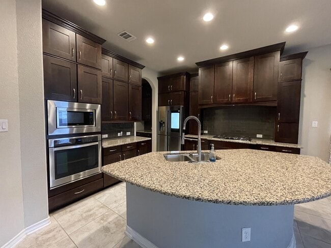 Building Photo - 2826 Winter Gorge