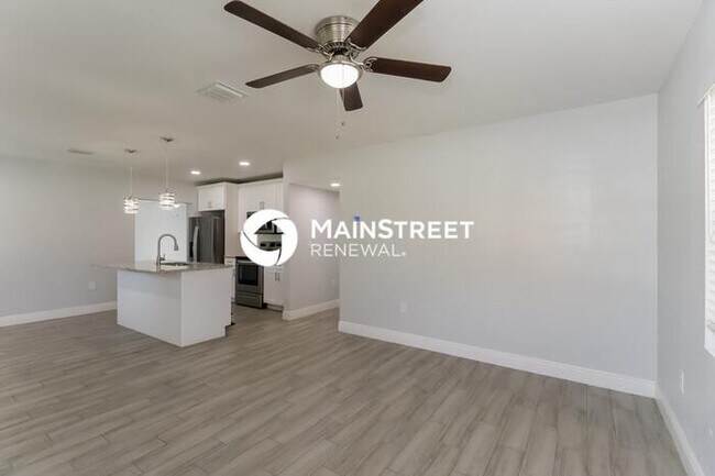 Building Photo - 4 Bedroom Pet-Friendly Home in TAMPA, FL w...