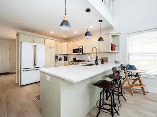 Building Photo - 428 Island Pointe Dr