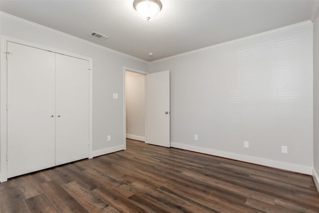 Building Photo - 2117 Promontory Point