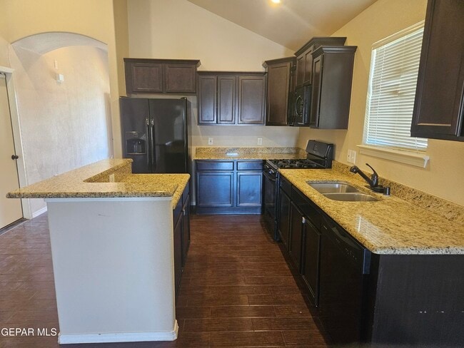 Building Photo - 5814 Bywood St