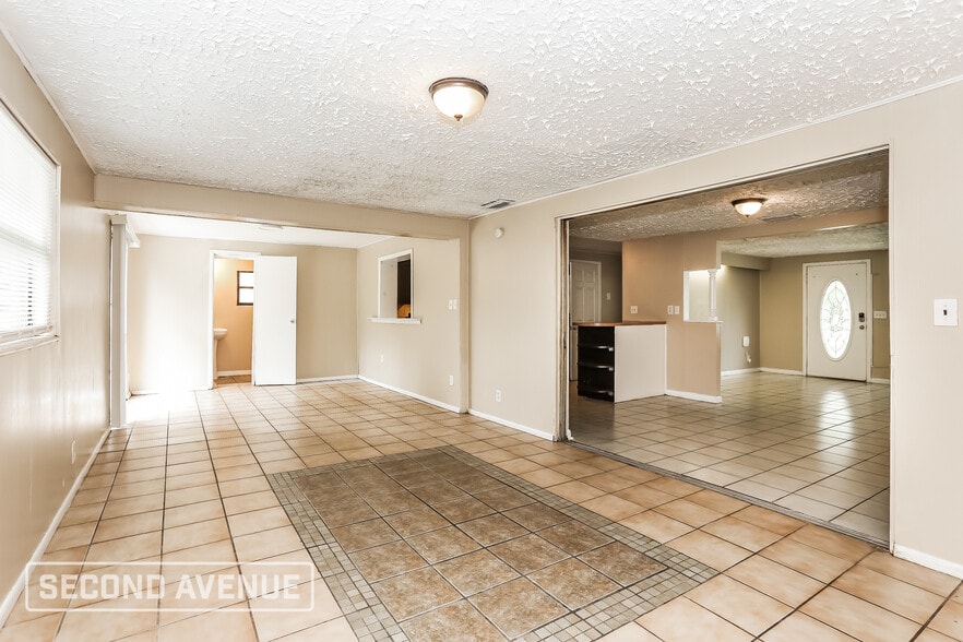 Building Photo - 7938 Lake Park Ct