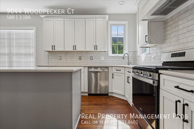 Building Photo - 9044 Woodpecker Ct