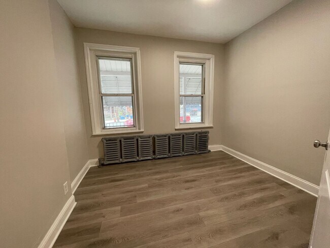 Building Photo - Beautiful 4 Bedroom, 1.5 Bath in Chester