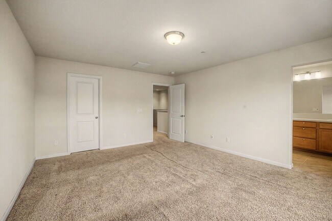 Building Photo - 15137 Breckinridge Ave