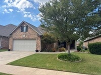 Building Photo - Stunning 3 bed in immaculate community, NO...