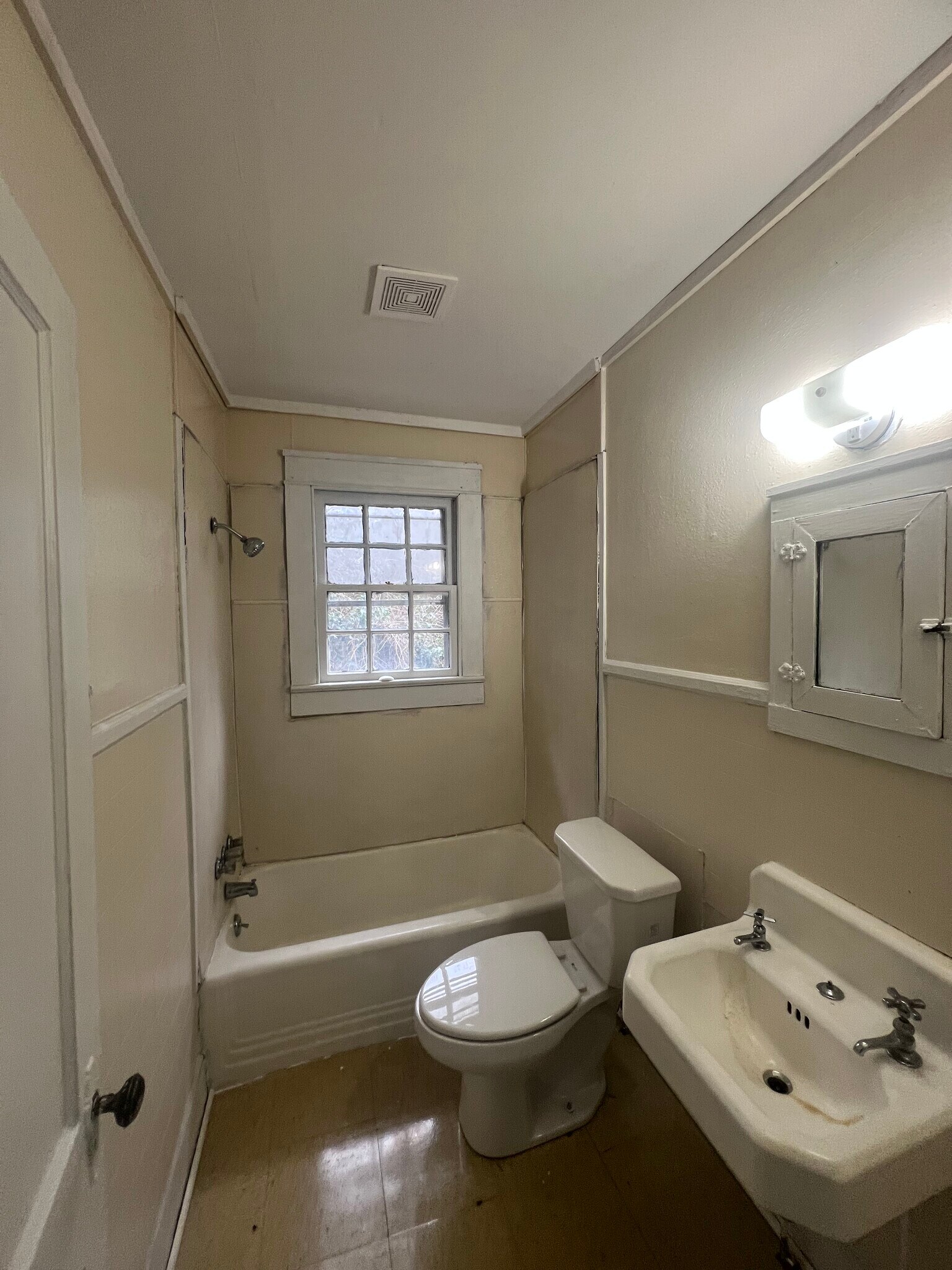 Building Photo - 502 Harding Ave