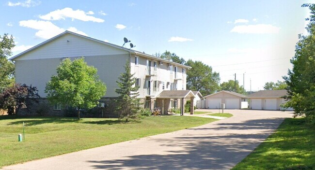 Primary Photo - Large 2 Bedroom Apartment - Available Augu...