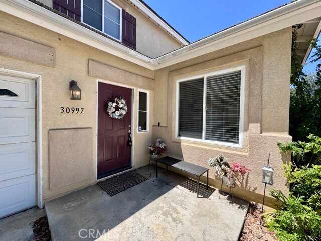 Building Photo - 30997 Oakhill Dr