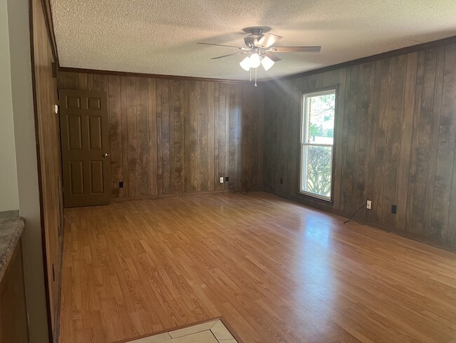 Building Photo - 1334 Chippendale Cir