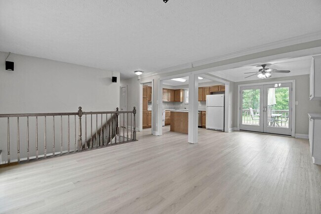 Building Photo - 5978 Alice Dr