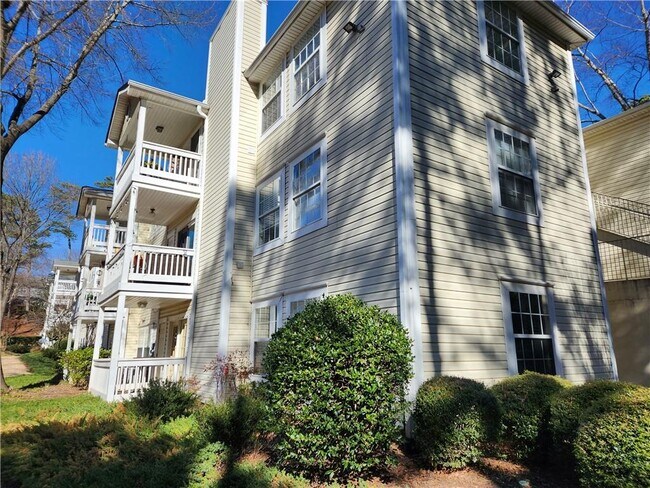 Building Photo - 1411 Keys Crossing Dr NE