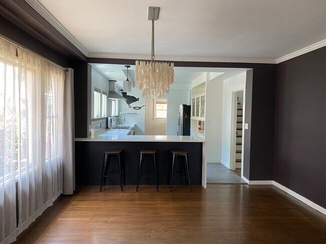 Building Photo - 5558 Claremont Avenue