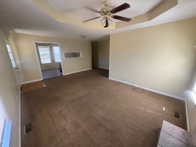 Building Photo - 3301 Roanoke Rd