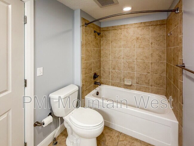 Building Photo - 88 S 900 E